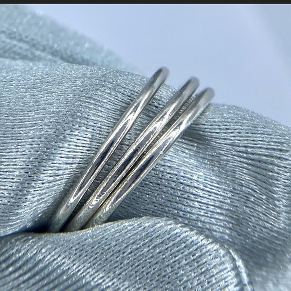 1.2mm- Sterling silver Smooth ring band, sterling silver dainty everyday ring. - Picture 3 of 8